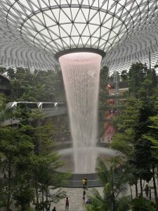 Wasserfall im Jewel - Flughafen Singapur